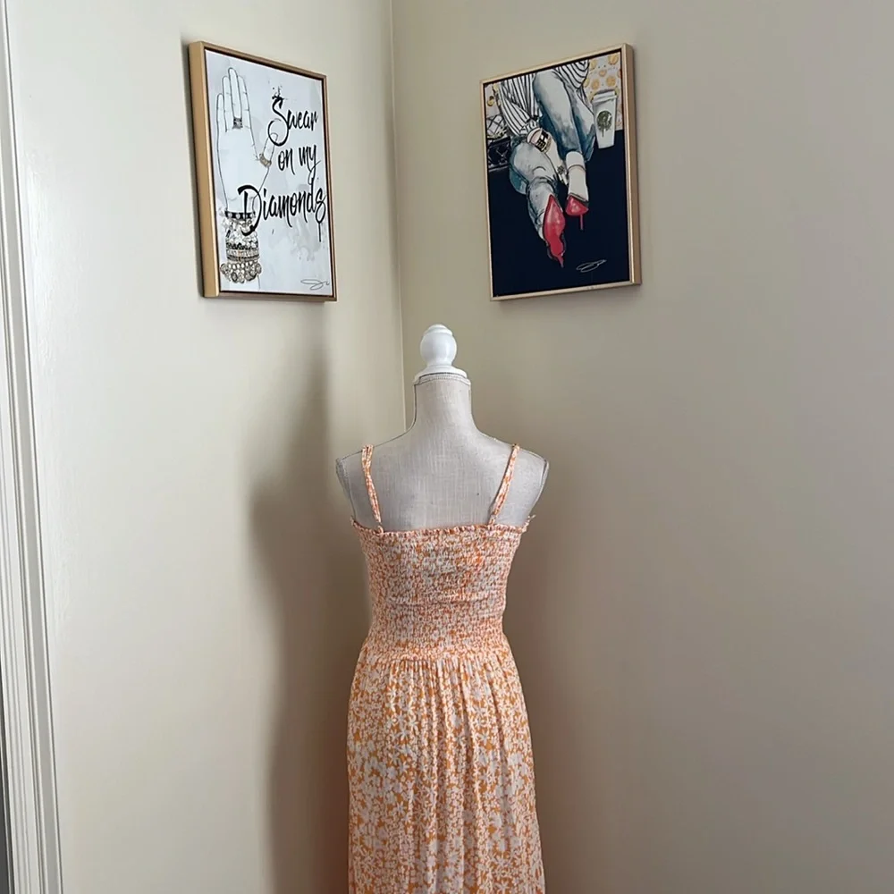 ☀️Smocked Spaghetti Strap Maxi. Size Medium
